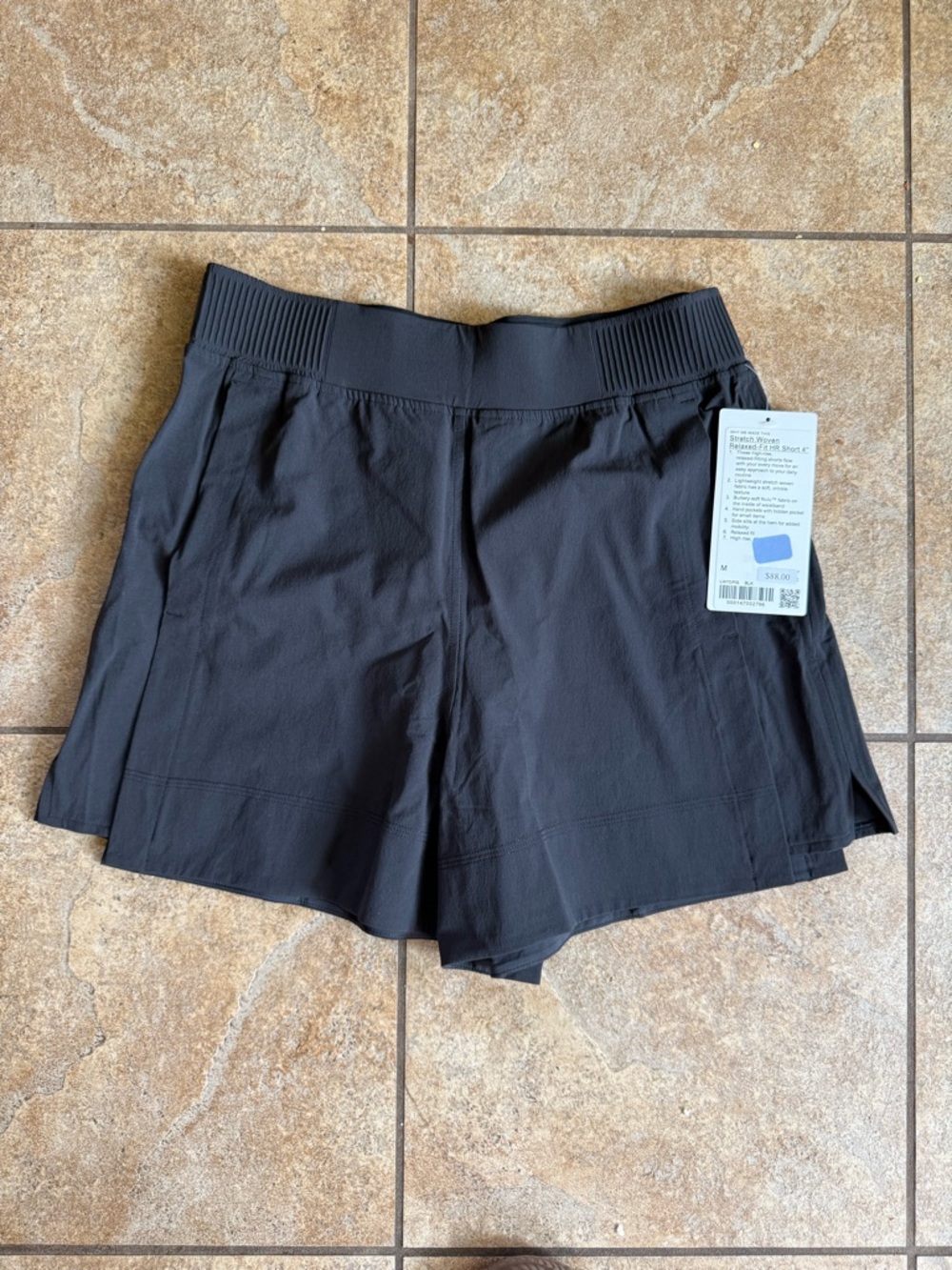 NWT Lululemon Stretch Woven Relaxed Fit HR Short 4” Black Women’s Medium